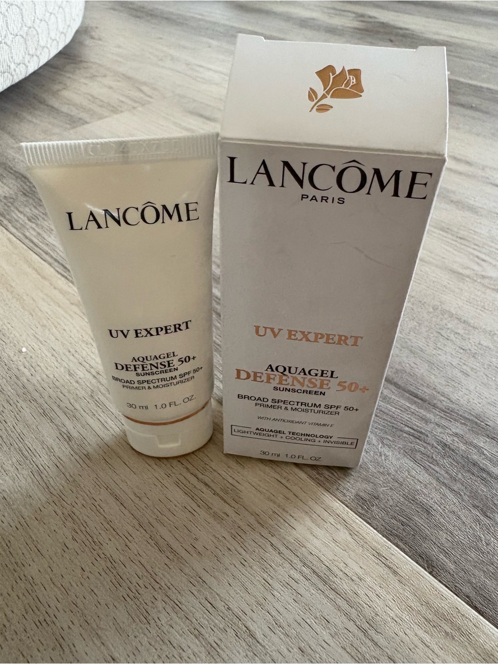 Lancome UV Expert Aquagel Defense 50+ Moisturizer Sunscreen Primer NIB 30ml